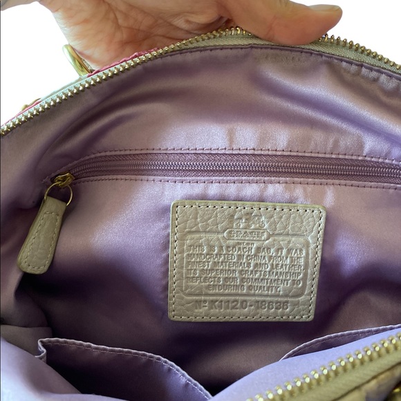 Signature Coach Shoulder  Bag - Picture 4 of 9